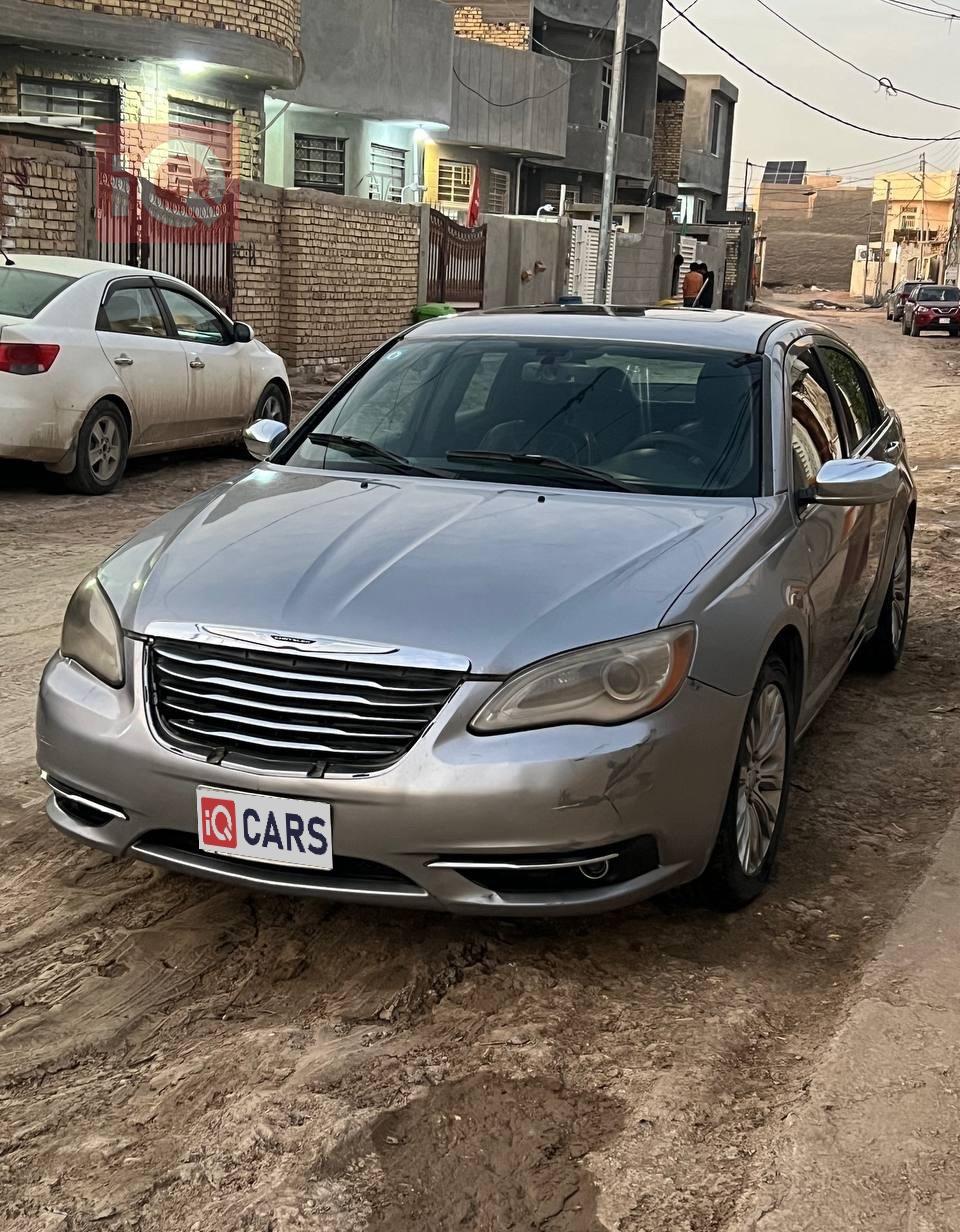كرايسلر 200